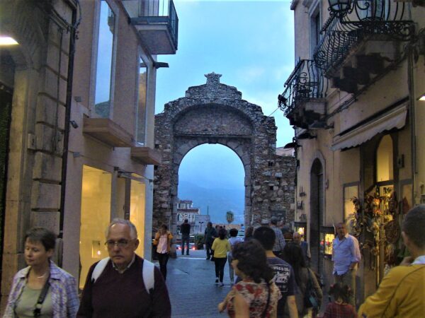 Catania Gate, Taormina