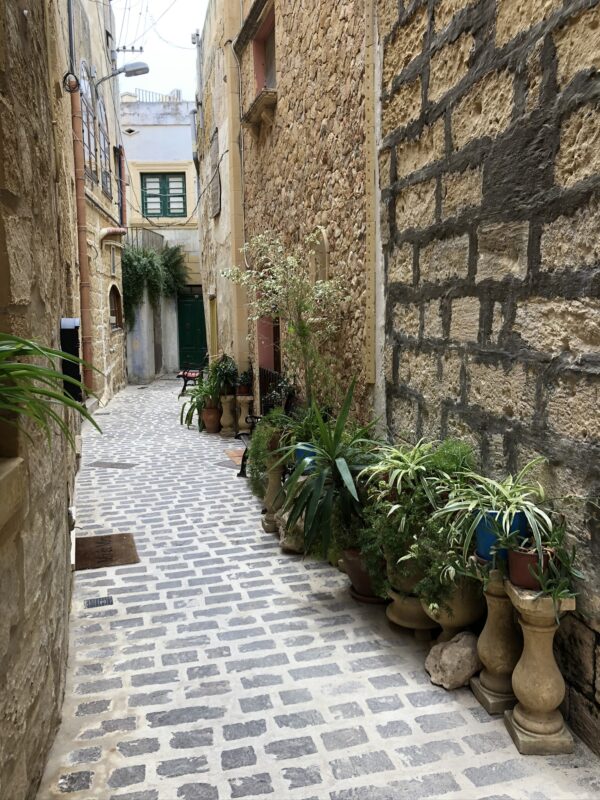 Right of Way alley, Rabat