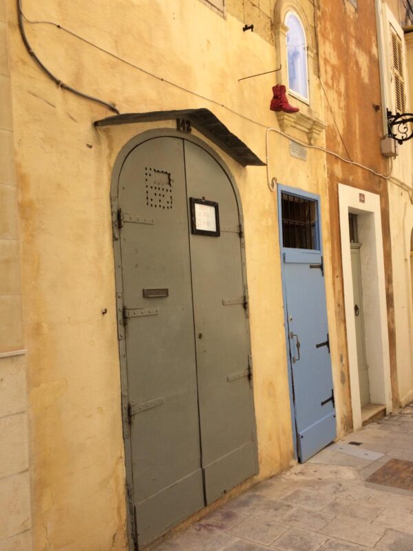 Doorway congestion, Rabat