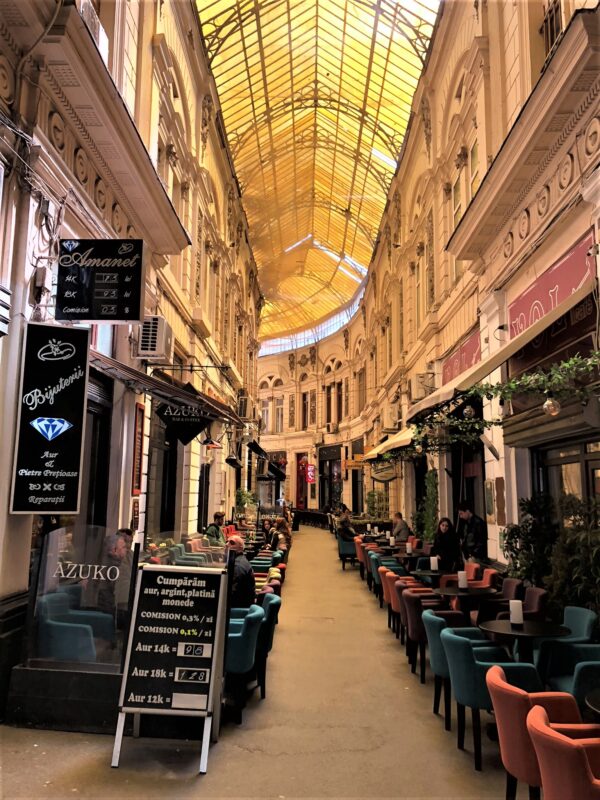 Macca-Vila Crosse Arcade