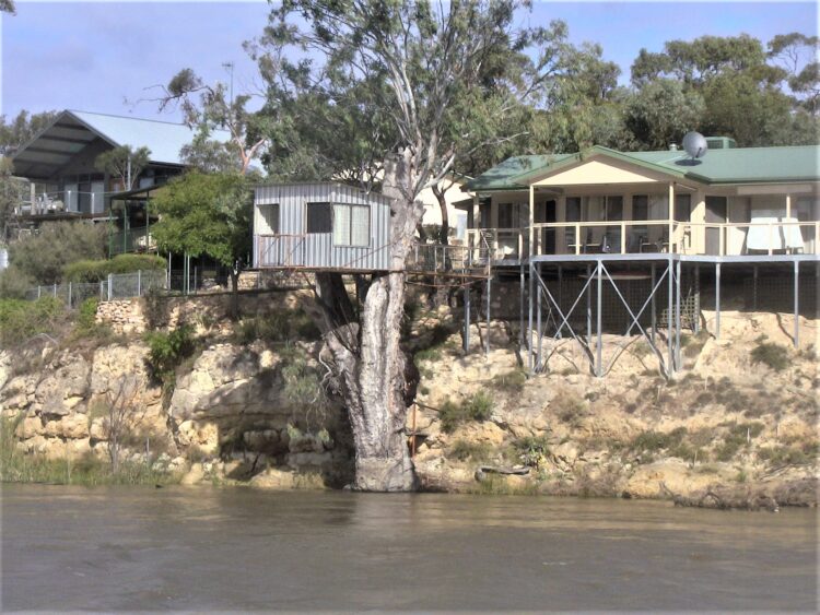 Riverbank Living; Murray River