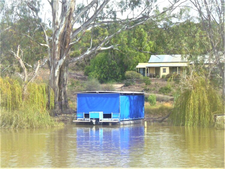 Riverbank Living; Murray River